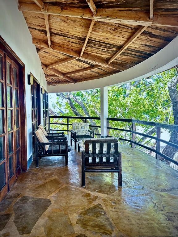 Two-Bedroom Beachfront Residence photo 5